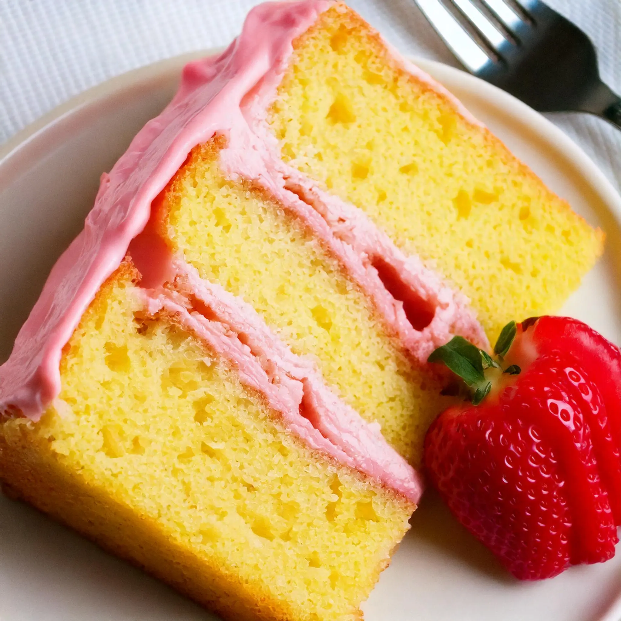 easy strawberry lemonade cake